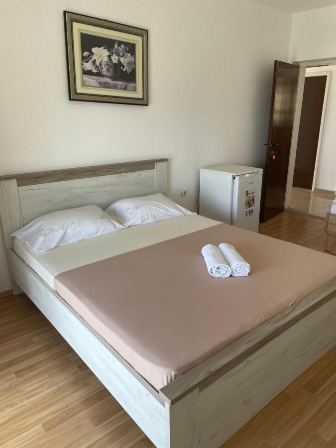 Em Apartments Ulcinj Extérieur photo